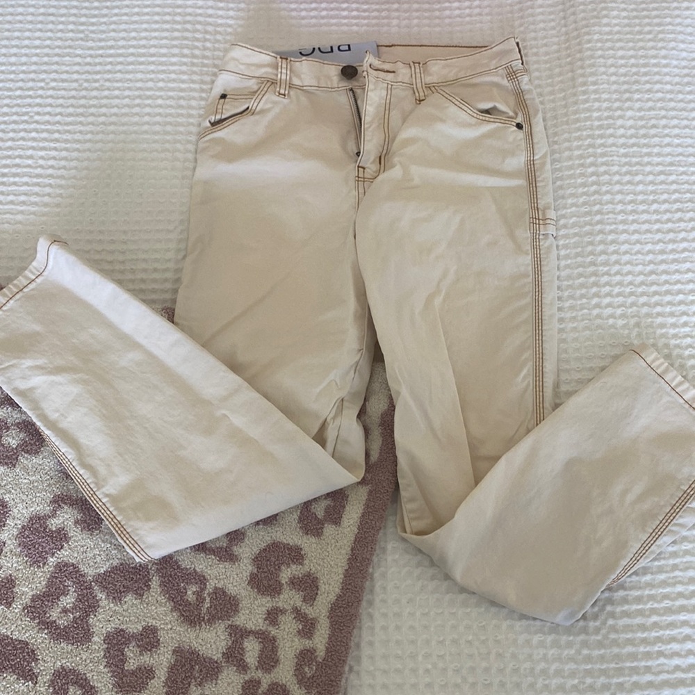 BDG Cream Pants Women Size 24 with Brown stitching 🤎🤍🤎